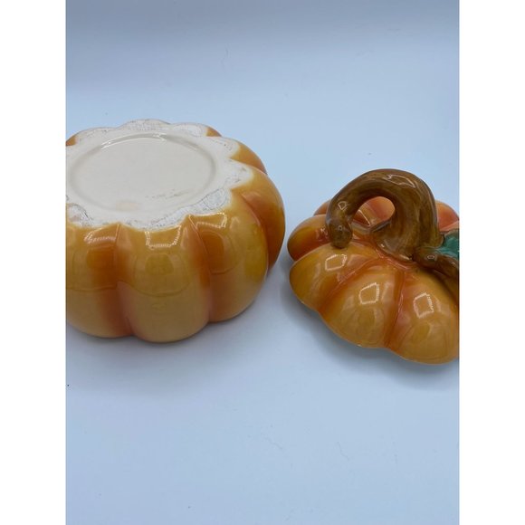 Ceramic Holiday Scalloped Orange Pumpkin Bowl with Lid/Candy Dish/Horderves/Smal - Picture 4 of 6